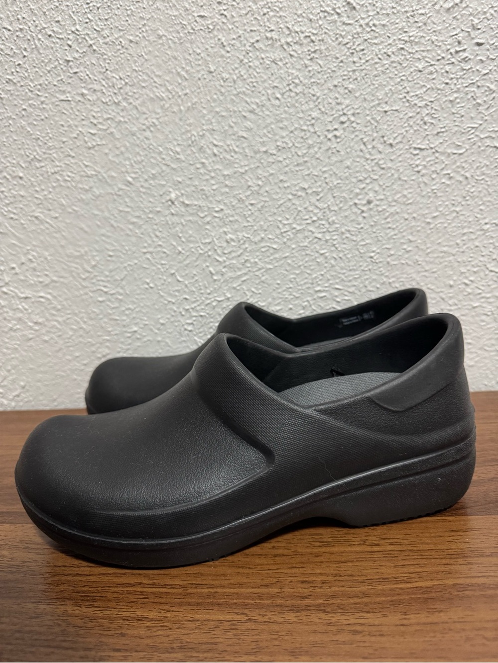 CROCS Black Neria Pro II work clogs